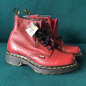 NWT NBW VINTAGE MADE IN ENGLAND UNIQUE DOCS W7